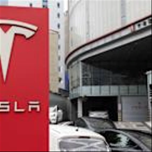 Tesla Sees Korean Retail Exodus as Investors Turn to Crypto