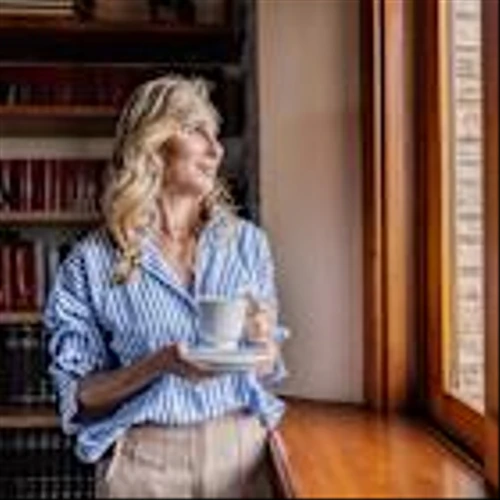 The Shocking Number of Rich People Who Live Paycheck to Paycheck