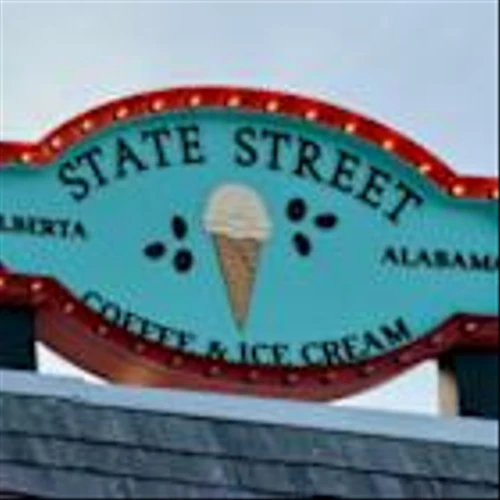 New State Street Coffee and Ice Cream Brings Elberta Community Together