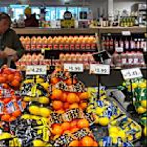 ‘Anxious’ shoppers keep scaling back and hunting for deals, retailers say