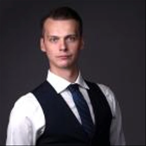 DiscoverMyBusiness Relaunches Fractional CMO Service Focus in Q3