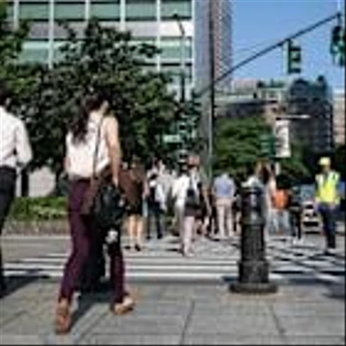 Goldman Offers Interns Jobs in Private Equity — Within the Firm