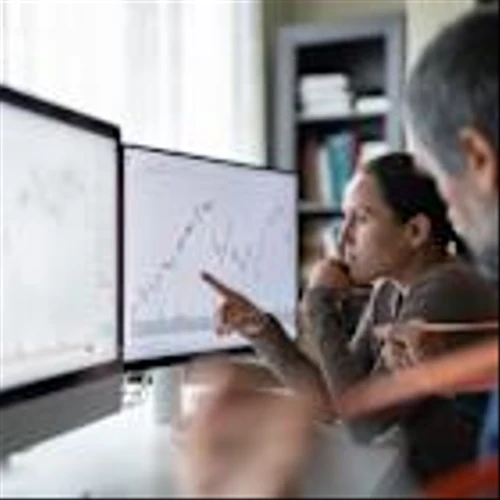 Better Fintech Stock: SoFi Technologies vs. Robinhood Markets