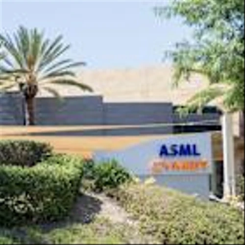 ASML Just Quietly Booked Billions for Its EUV Machines. Is It Time to Buy the Stock?