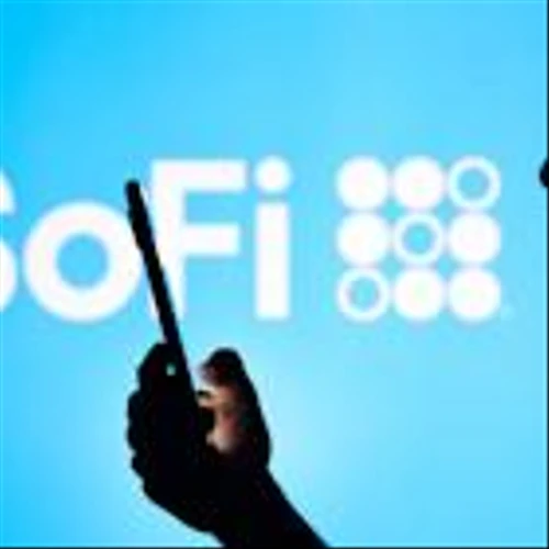 Should You Invest $1,000 in SoFi Technologies Right Now?
