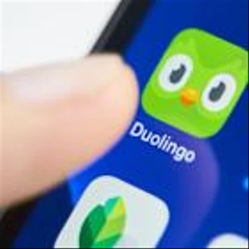 AI Is ‘Transformative’ for Economy. Duolingo and 5 Other Stocks to Play the Shift.