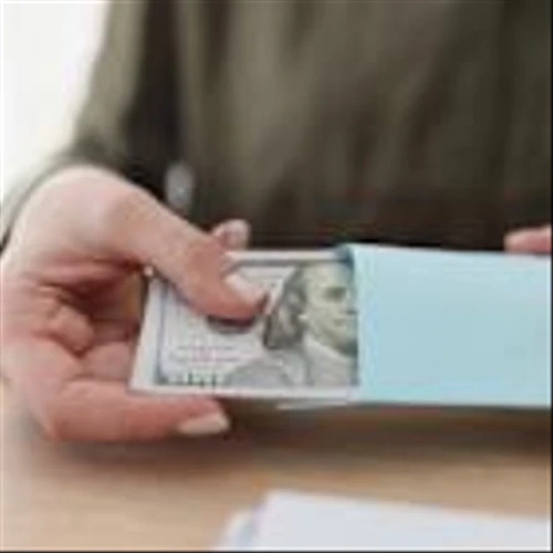 2 Dividend Stocks to Hold for the Next 10 Years