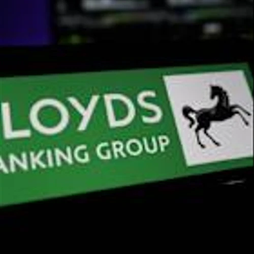 Lloyds to merge trading and underwriting teams – report