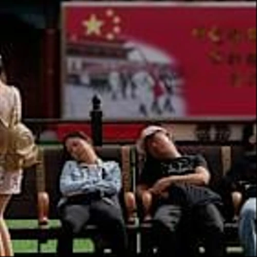 China’s economy loses momentum amid spending and investment slump