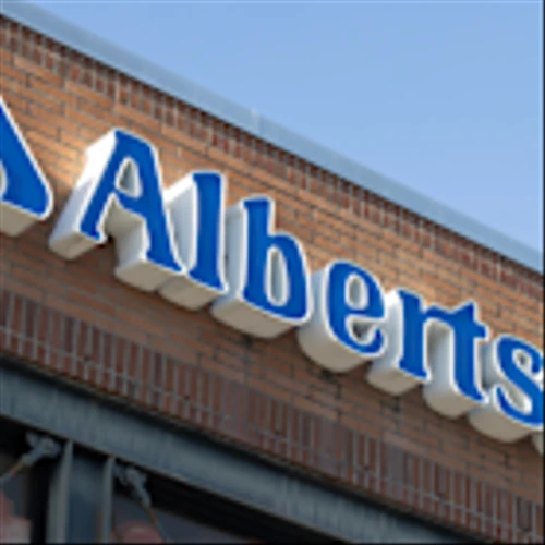 Albertsons takes a hit on outlook, but outgoing CEO says ‘Our mojo is back’