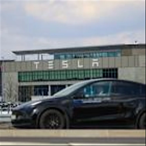 Tesla to open European development center in Berlin