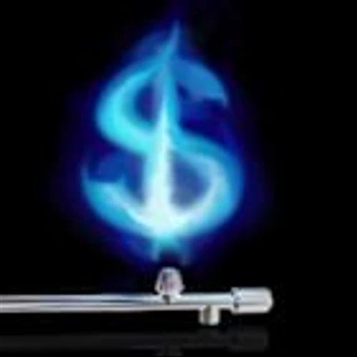 Natural Gas Hovers Near $3 as Storage and Weather Set the Tone