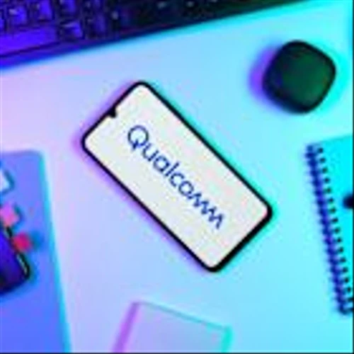 Is Qualcomm Up 40% or Down 20%? 2 Contrarian Takes