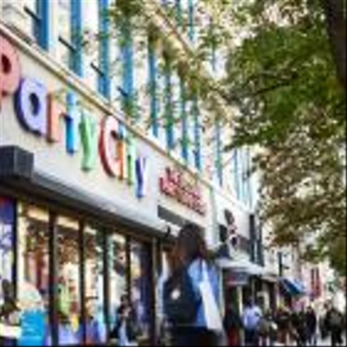 Party City Mulls Second Bankruptcy in Two Years as Sales Lag