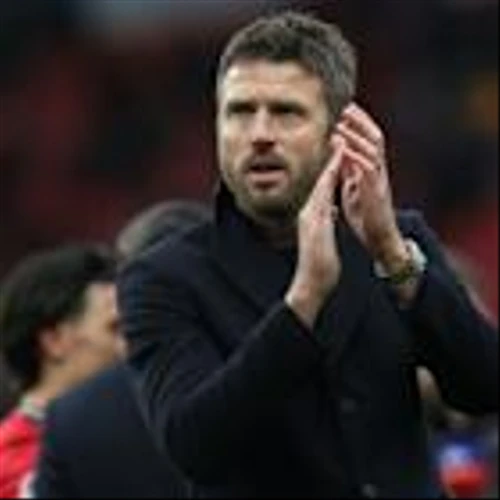 Carrick calls for calm after flying start to Man Utd reign