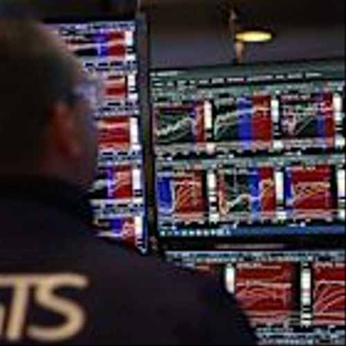 Stocks Behave Like Tariff Threat Is Over. Dollar and Bonds Say Otherwise.
