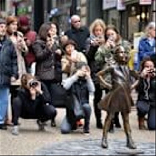 Stocks Supported by Tech Strength and Improvement in Consumer Sentiment