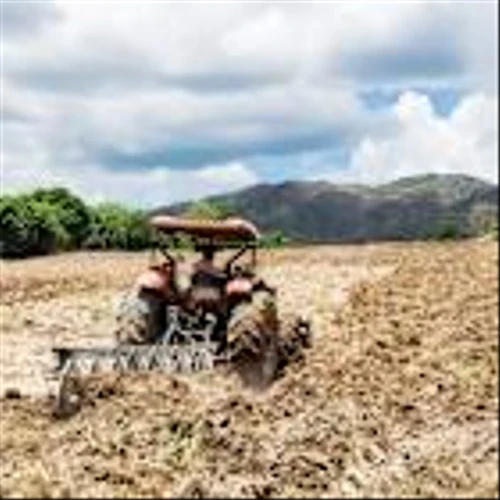 UBS Maintains Bullish Stance on Deere & Company (DE) Following Meetings with Management