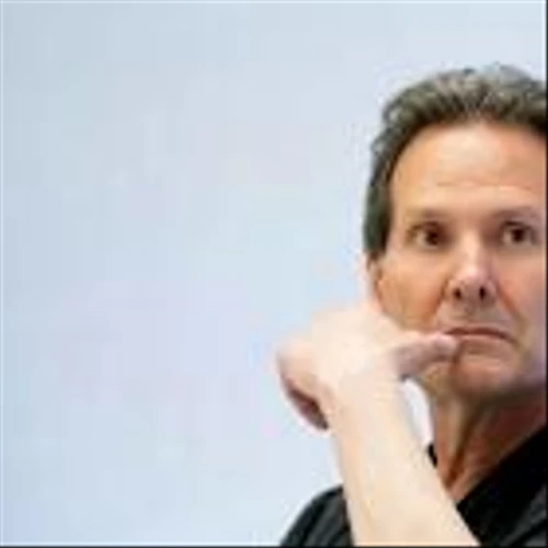 Verizon’s Mass Layoffs Were ‘Inevitable,’ CEO Says. What the Telecom Wants to Do in 2026.