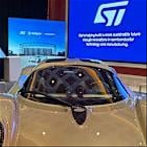 Analysts Tout Three Chip Stocks Hovering Around Buy Zones