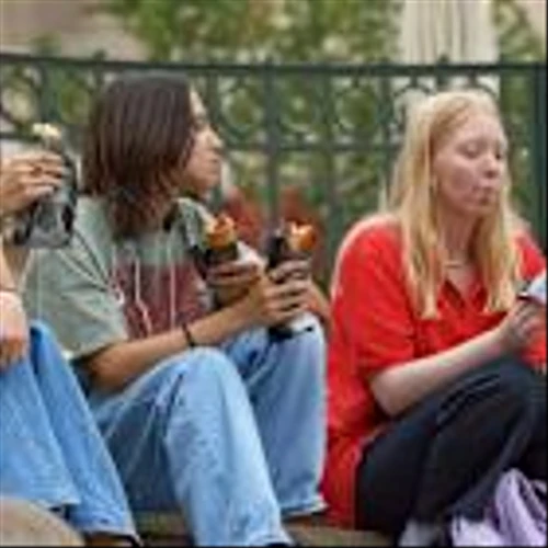 Taco Bell, Chipotle rival chain closing 100s of restaurants