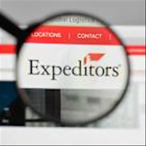Do Wall Street Analysts Like Expeditors International Stock?