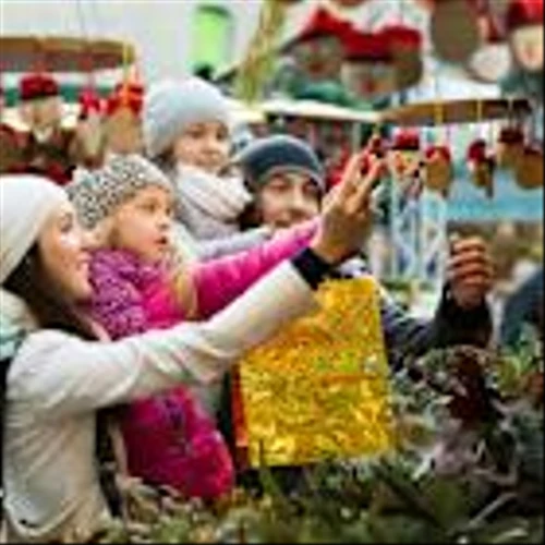 US Set for Average Holiday Spending Year as Softline Retailers Eye Potential Upside, UBS Says