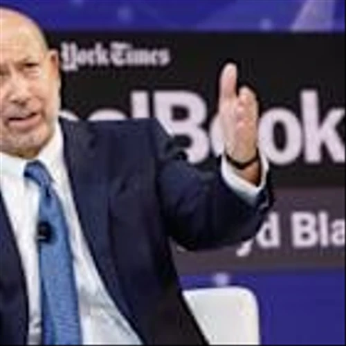 Former Goldman Sachs CEO says he ‘smells’ a 2008-style crisis brewing — could your 401(k) get caught in the crossfire?