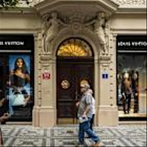 Luxury Isn’t What It Used to Be. Here’s How to Play the Stocks Now.