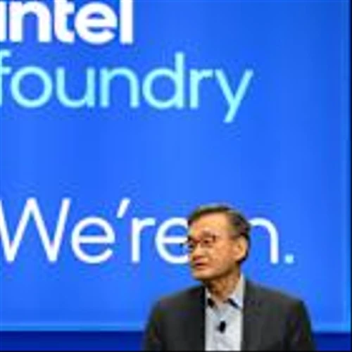 Forget the White House Sideshow. Intel Must Decide What It Wants to Be.