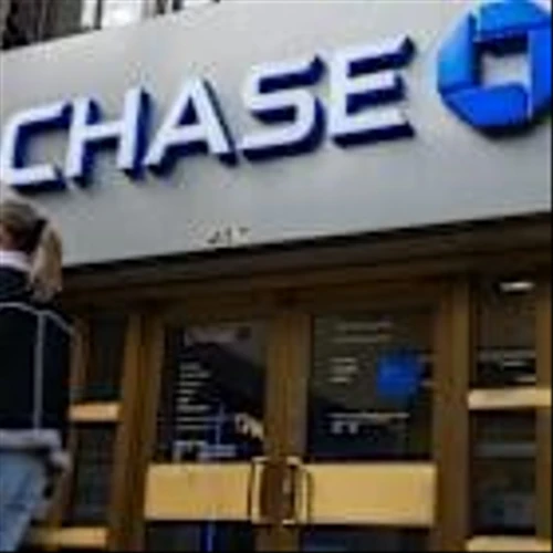 JPMorgan’s Unusual Quarter Weighs on Shares. How Apple Plays a Role.