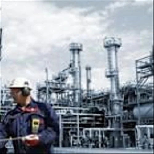 EPD & VLO Faceoff: Which Energy Stock Should Be in Your Portfolio?