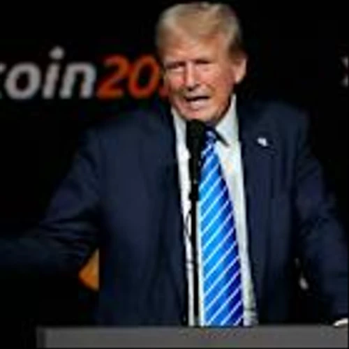 Bitcoin, U.S. Dollar Skid, Gold Rallies On 'Sell America' Trade