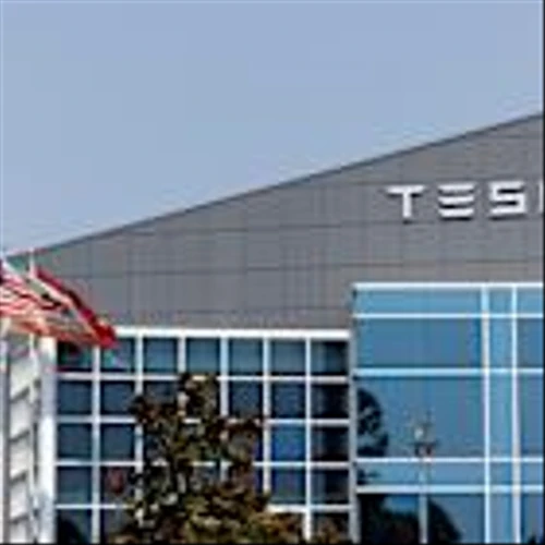 How High (or Low) Elon Musk’s Tesla Stock Could Go by Year’s End