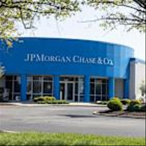 Is JPMorgan Chase Stock Outperforming the S&P 500?