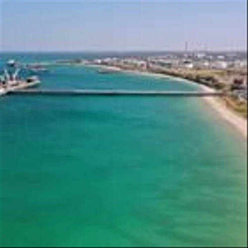 Oil Futures Slip With Venezuela, Russia-Ukraine in Focus