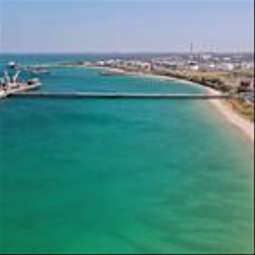 Oil Futures Slip With Venezuela, Russia-Ukraine in Focus