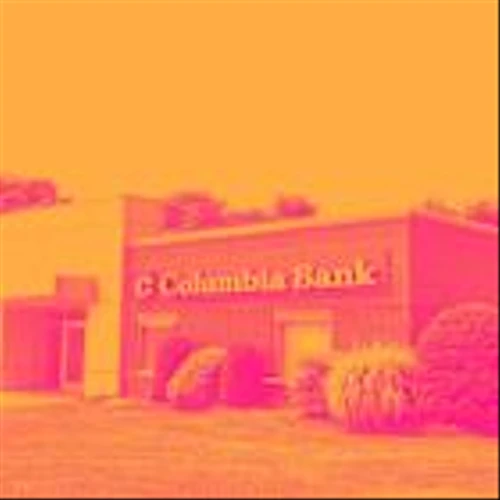 3 Reasons CLBK is Risky and 1 Stock to Buy Instead