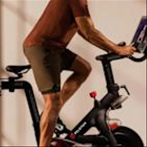 Peloton (PTON): Reassessing Valuation After an Earnings Beat but Sector-Low Full-Year Outlook