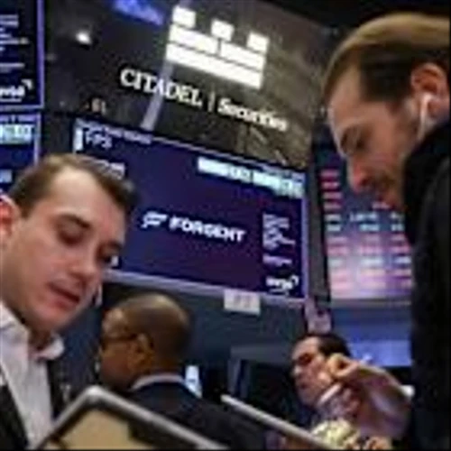 Growth Scare Hits Markets Edgy From Tech Selloff