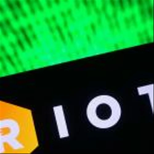 Riot Platforms, Broadcom, General Dynamics: Market Minute