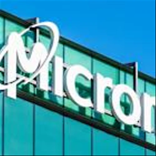 Micron Could See Multiple Quarters of Upward EPS Revisions Amid Pricing Momentum, Morgan Stanley Says in Upgrade