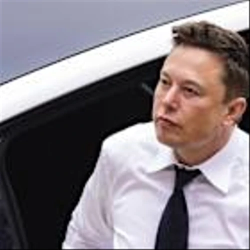 Tesla Braces for ‘Rough’ Quarters as US Ends EV Incentives