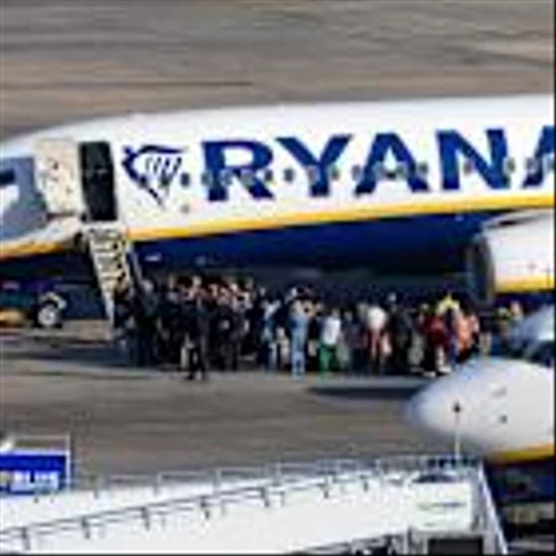 Ryanair threatens ‘unruly’ holidaymakers with £500 fines