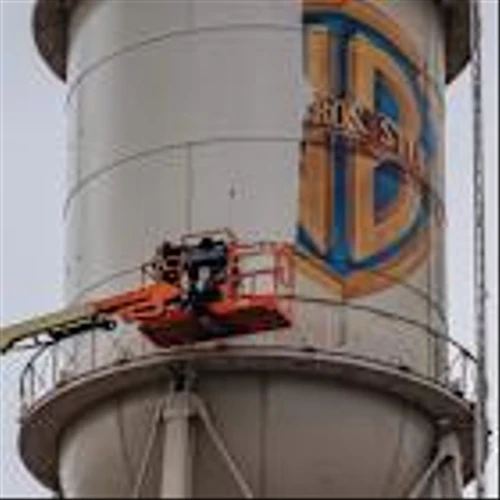 Paramount Is the Only Logical Winner in the Three-Horse Race for Warner