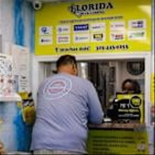 Cash Losing Its Crown in the World’s Biggest Money Corridor