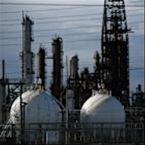 Oil Falls in Choppy Trading on Report US to Restart Iran Talks