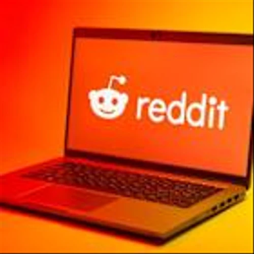 UK Investor Asks Reddit to Rate Their Dividend Portfolio That Yields 7.53%: 'I'd Like Your Opinion On What I Could Do Better'