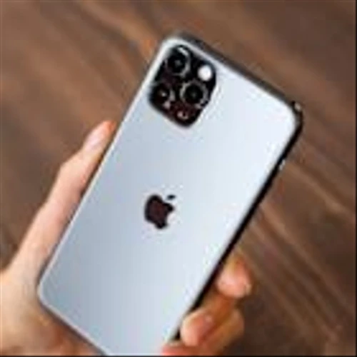 Apple Stock Is Doing Something It Hasn't Done Since 2022. Should You Buy or Run?