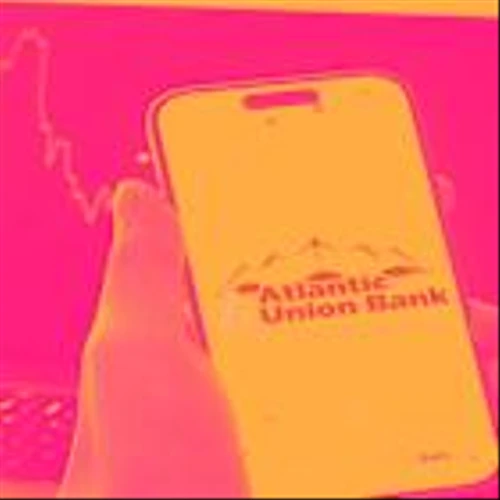 Atlantic Union Bankshares (AUB): Buy, Sell, or Hold Post Q1 Earnings?